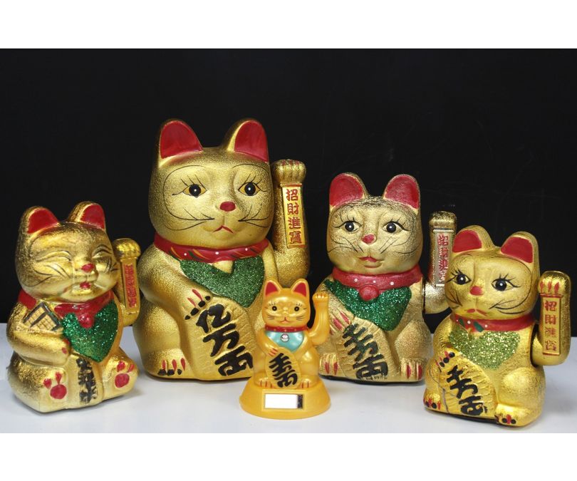 Złoty kot chiński przynoszący bogactwo