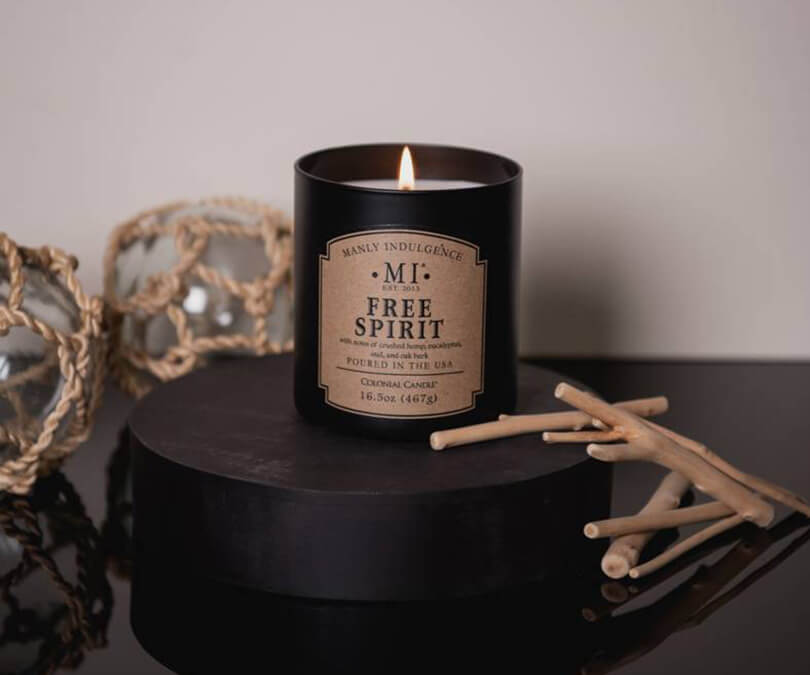 Świeca sojowa Free Spirit Colonial Candle zapachowa w szkle 467g
