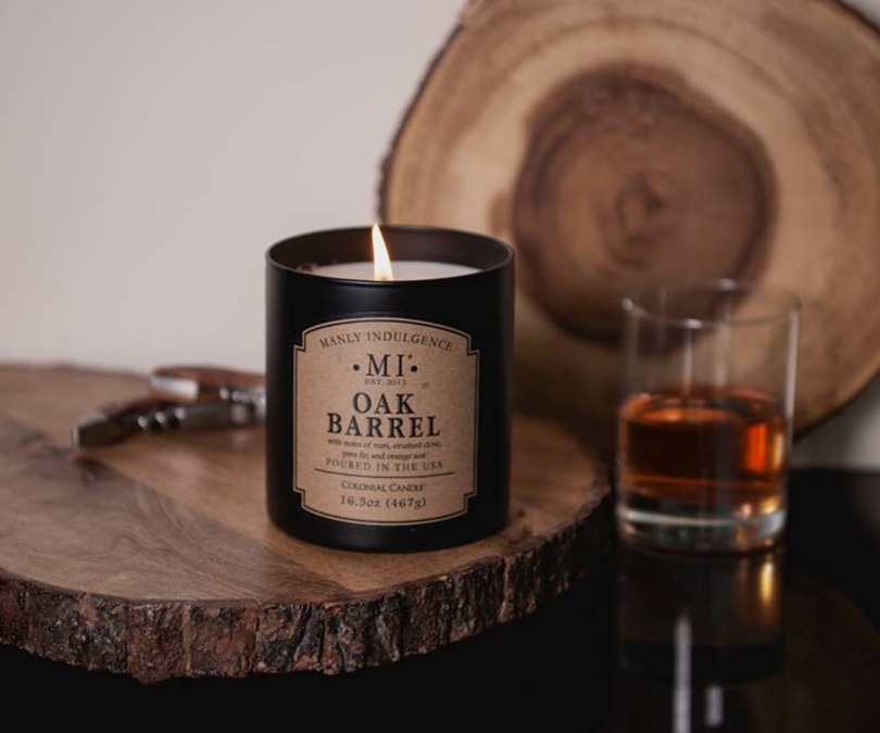 Świeca sojowa Oak Barrel Colonial Candle zapachowa w szkle 467g